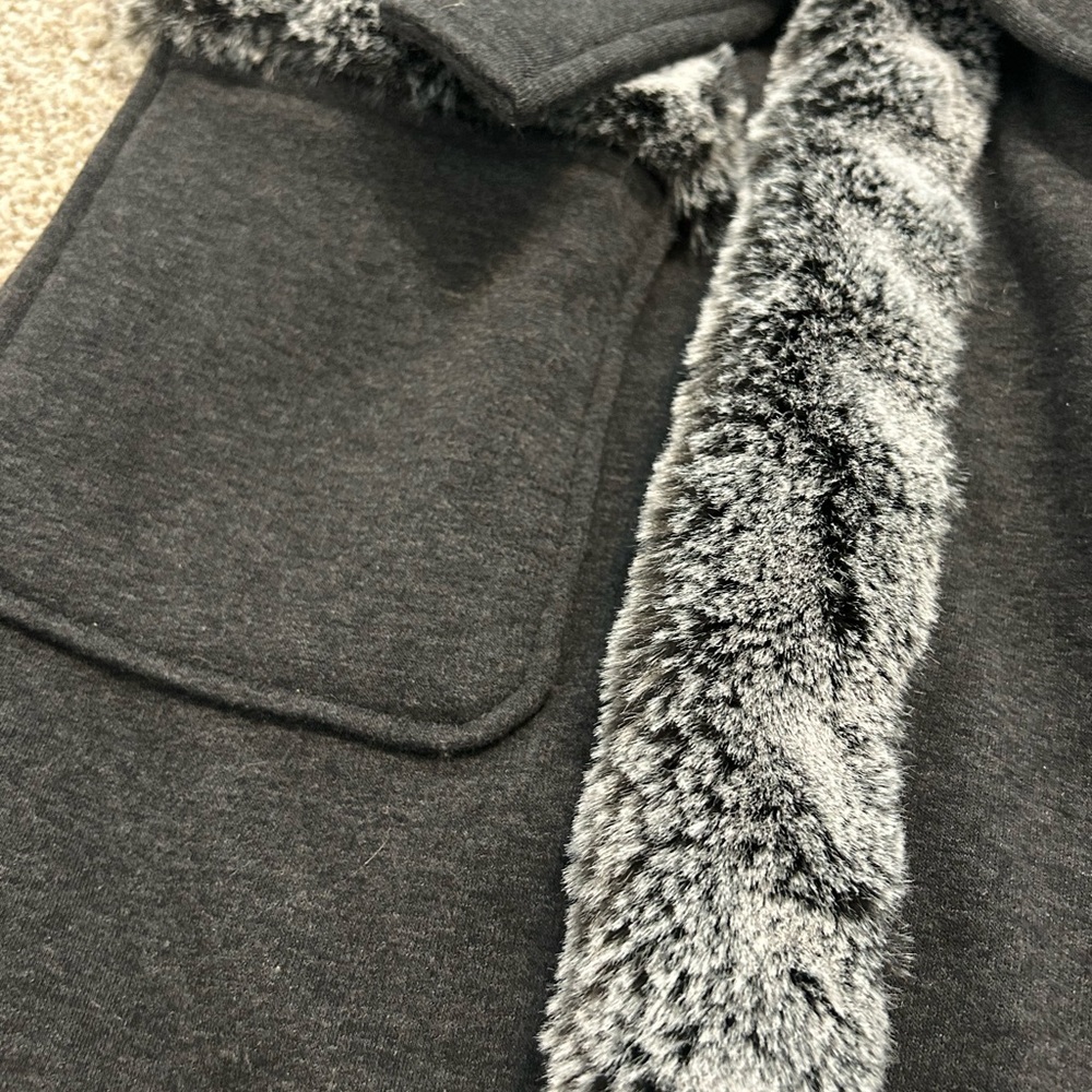 UGG Robe - Picture 2 of 4